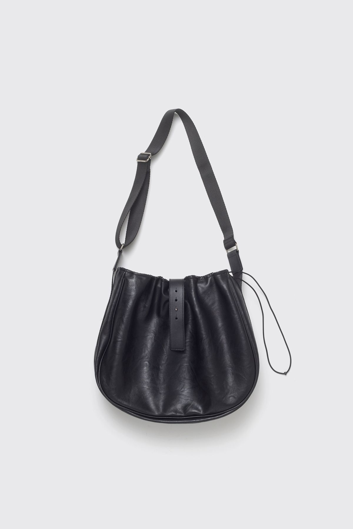 해칭룸(HATCHINGROOM) Wavy Bag Faux Leather Black