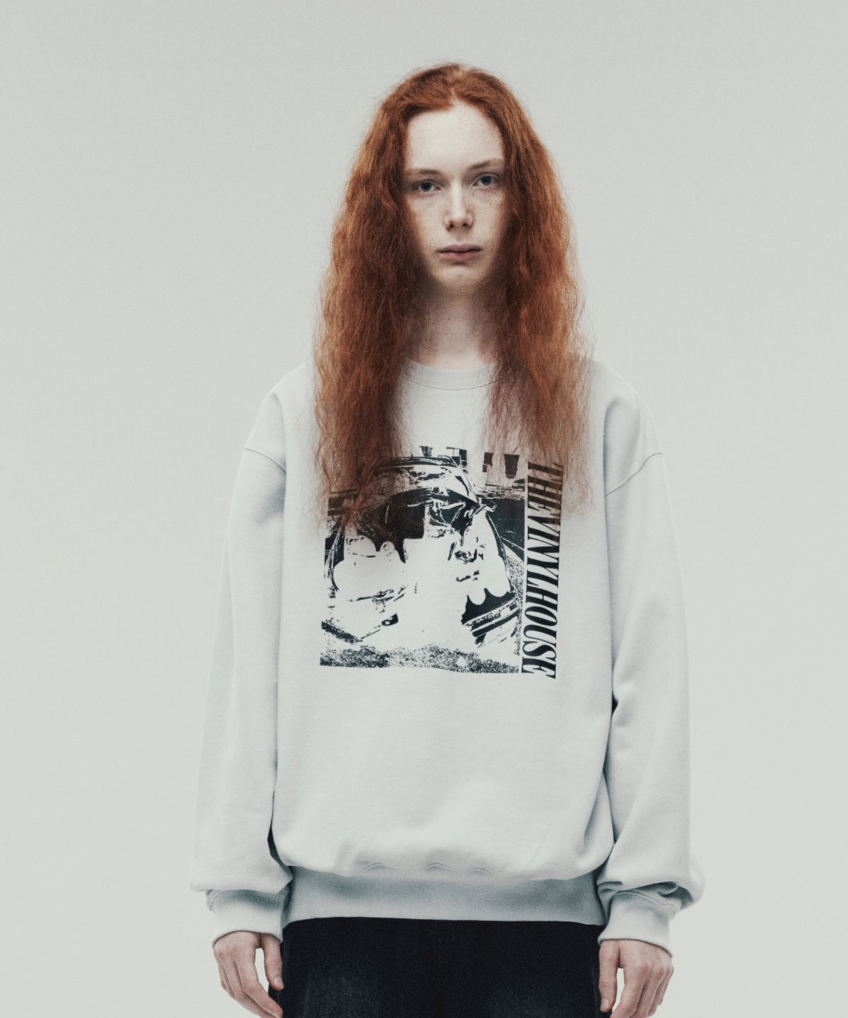 더바이닐하우스(THEVINYLHOUSE) JUNK CAR SWEATSHIRTS GREY (VH2DFUM441A)