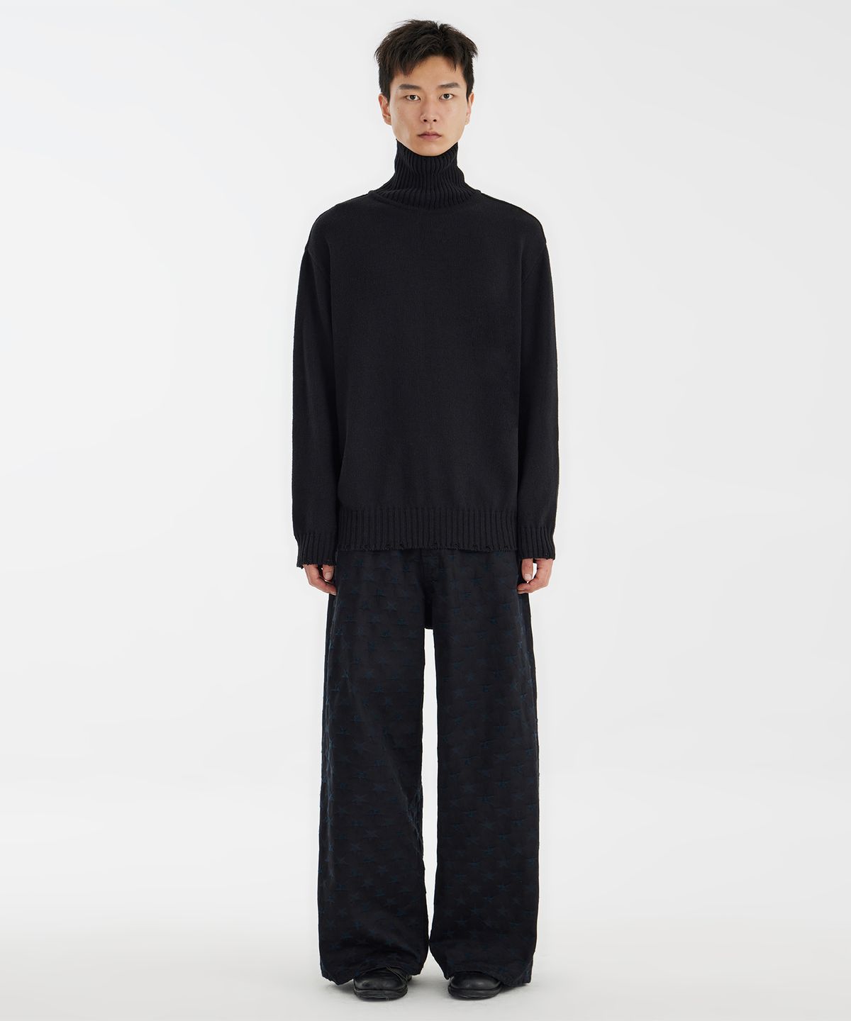유스(YOUTH) Damaged Rip Turtleneck T-shirt - Black