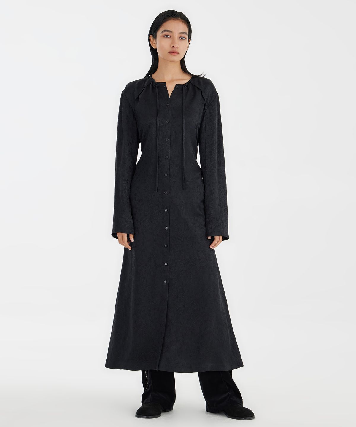 유스(YOUTH) Buttoned Maxi Dress - Black