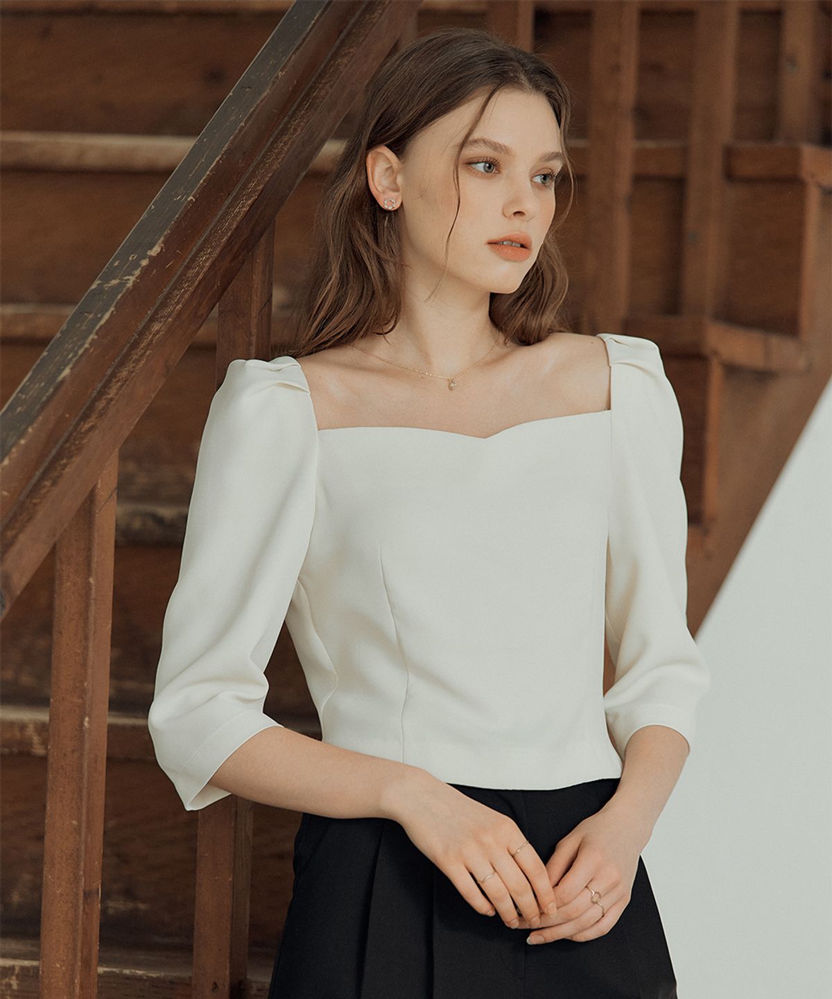 드헤베(DEHEVE) Chloe Tulip Blouse [Ivory]
