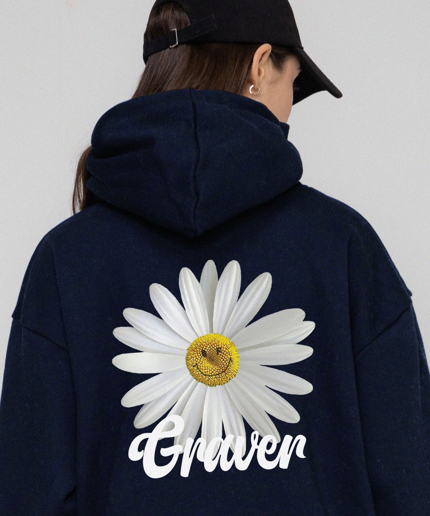 [GRAVER]★BACK DAISY FLOWER SMILE SWEATSHIRT MUSINSA | GRAVER [UNISEX] Back Daisy Flower Smile Hoodie_Black