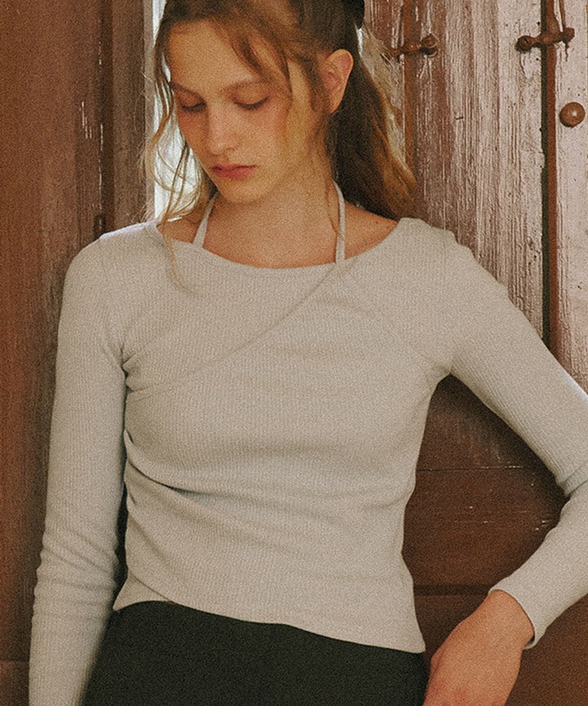 론론(RONRON) LAYERD HALTER NECK LONG SLEEVE ASH BLUE