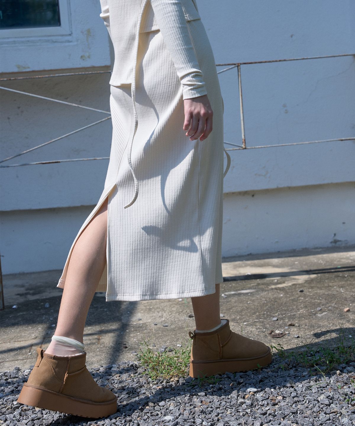 320쇼룸(320SHOWROOM) Banding Slit Ribbed Span Long Skirt Cream