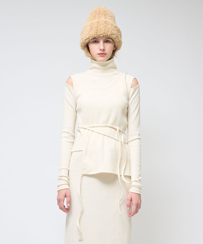 Shoulder cut out Slim Ribbed Span Turtle neck Tshirts Cream