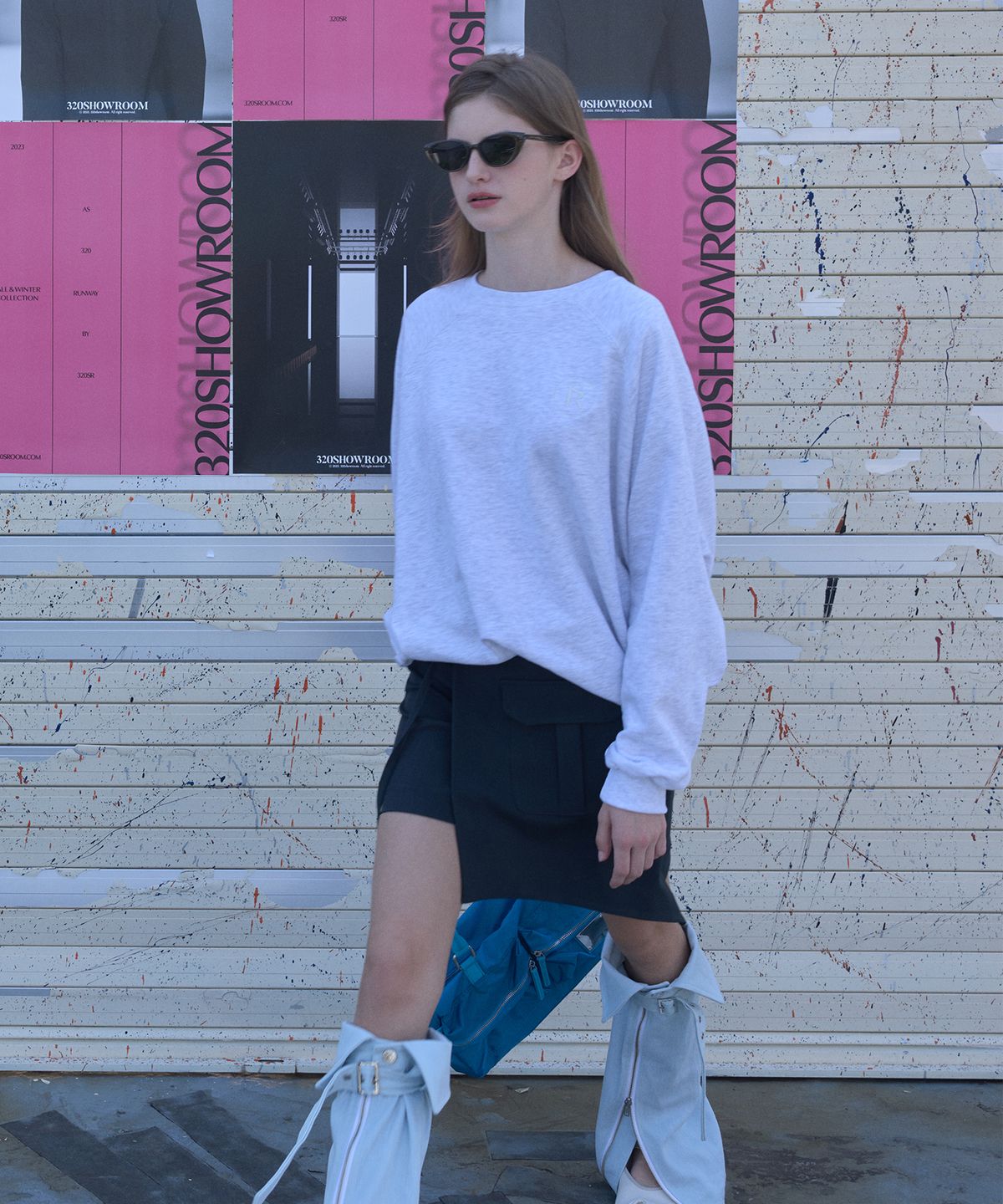 320쇼룸(320SHOWROOM) Pintuck raglan sleeve Logo embroidery Sweat shirt Melange