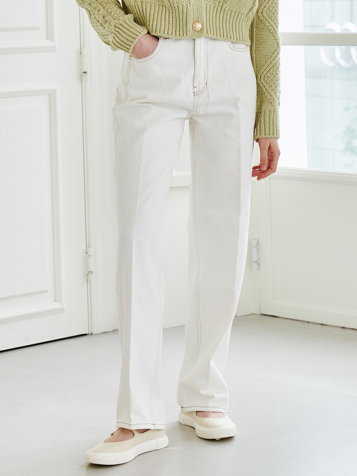 누브(NOUVE) Straight Stitch Denim Pants - Cream