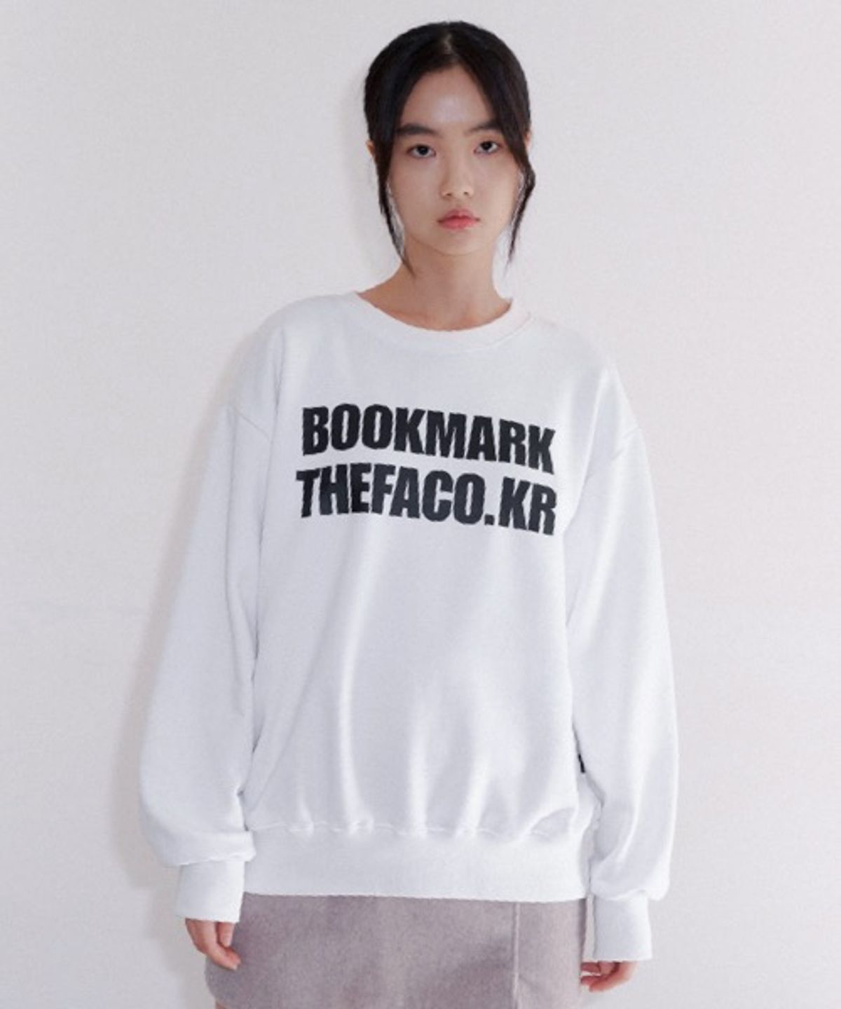 더파코(THE FACO) BOOKMARK LOGO SWEATSHIRT WHITE