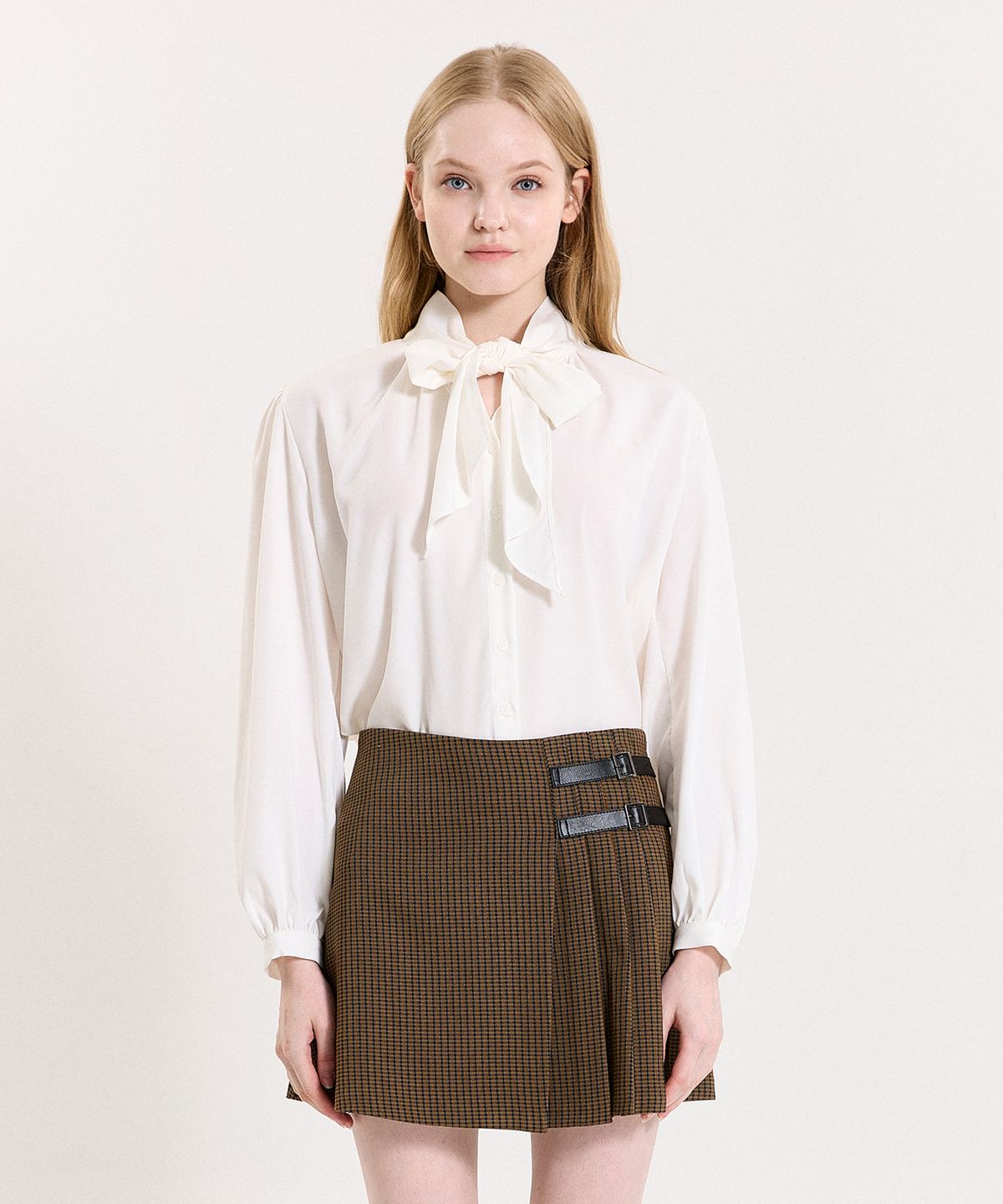 핑크파인애플(PINK PINEAPPLE) PUFF TIE BLOUSE_IVORY