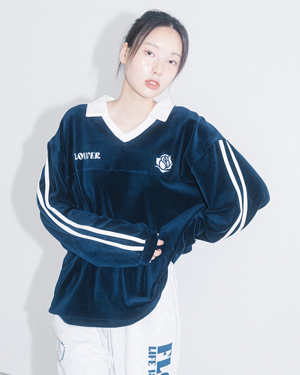 해비즘(HAVISM) OVERSIZE VELOUR V-NECK L/S TEE(NAVY)