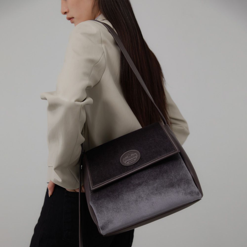MUSINSA公式 | LE ABONNE VELVET SHOULDER JEANNE BAG_WARM GREY