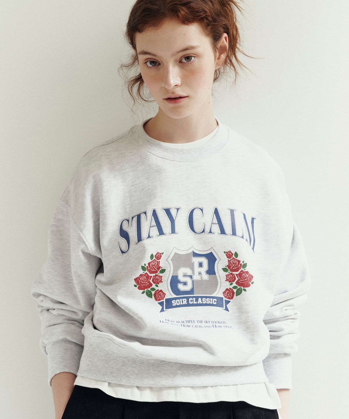 쏘이르(SO IR) STAYCALM SWEATSHIRT - LIGHT GREY