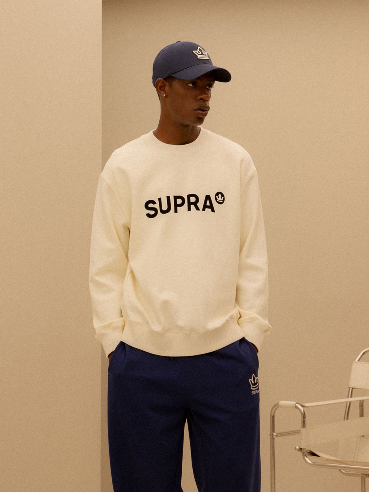 수프라(SUPRA) 에센셜 후로피 오버핏 맨투맨