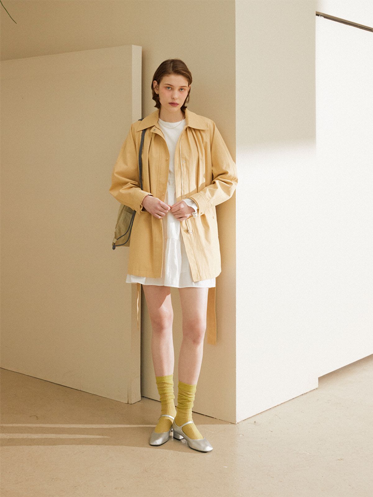 오앨(OUEL) VOLUME HALF TRENCH COAT_BUTTER