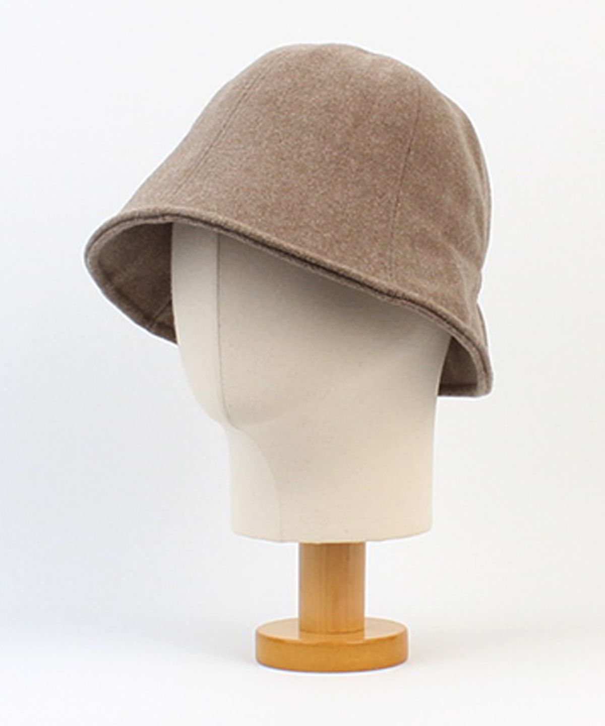 유니버셜 케미스트리(UNIVERSAL CHEMISTRY) Simple Wool Beige Bucket Hat 울버킷햇