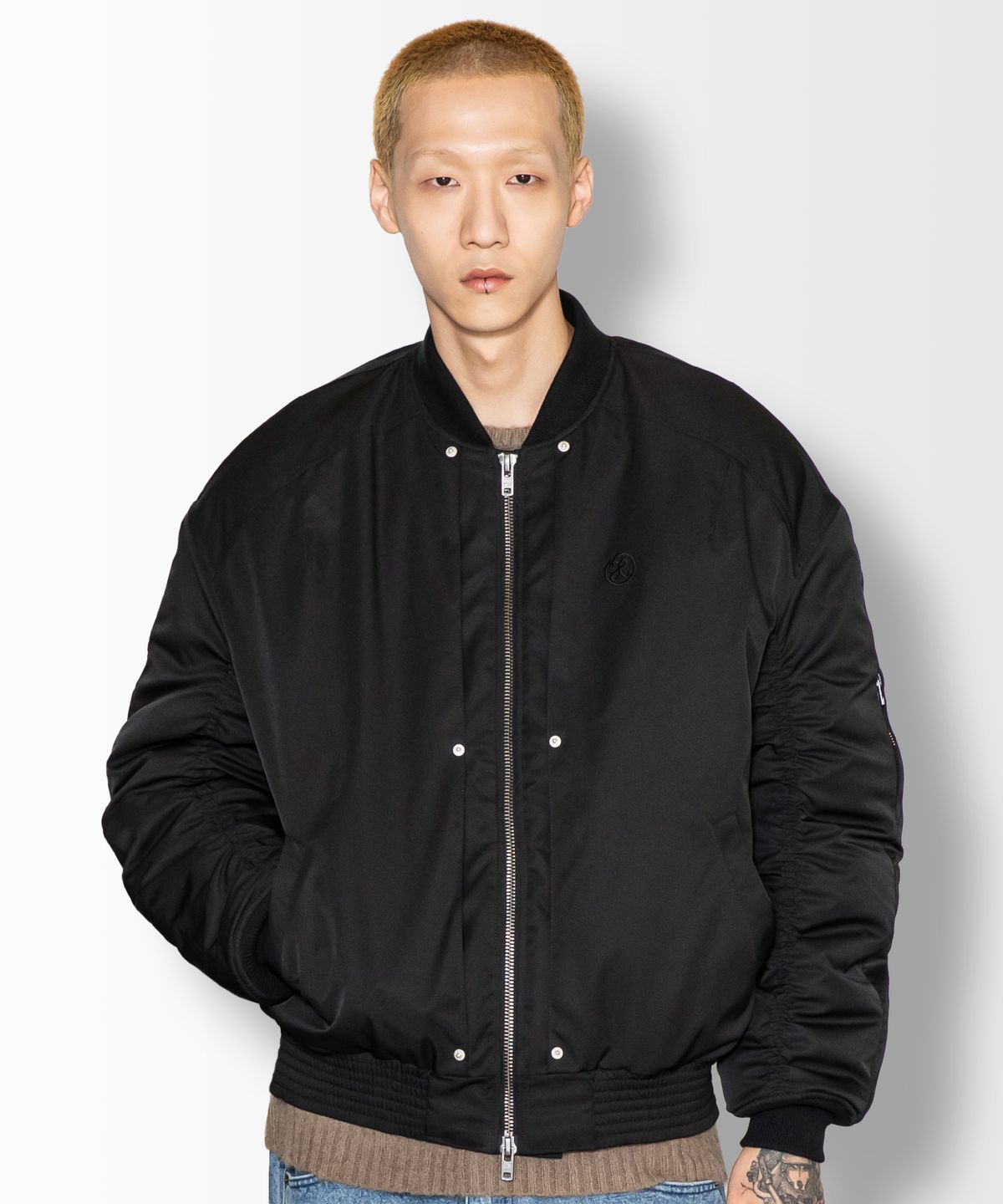 엑스톤즈(XTONZ) XJ106 퀸톤 플리츠 셔링 MA-1 자켓 (BLACK)