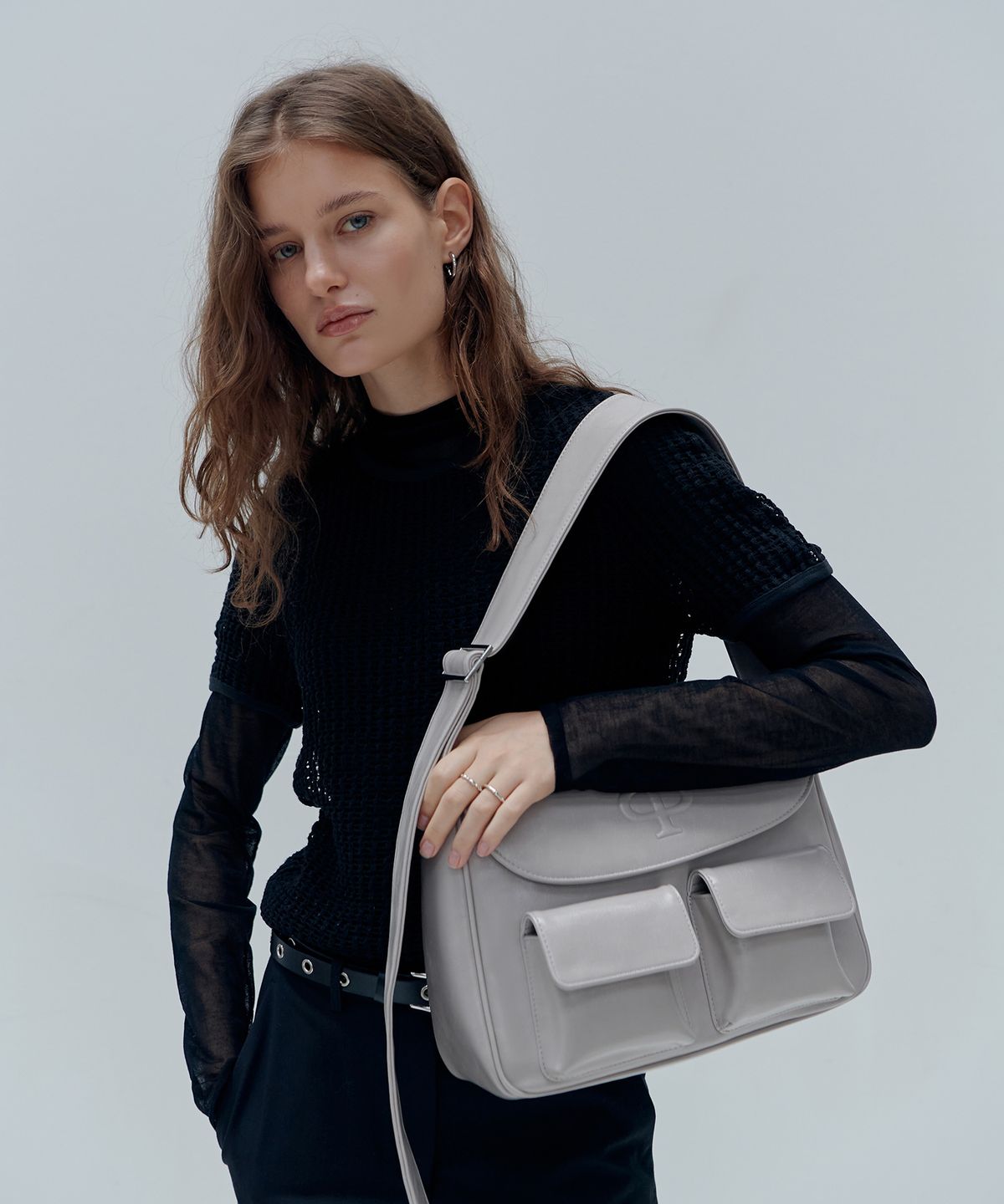 크리스틴프로젝트(CHRISTINE PROJECT) POST POCKET BAG(CREAMY OYSTER)