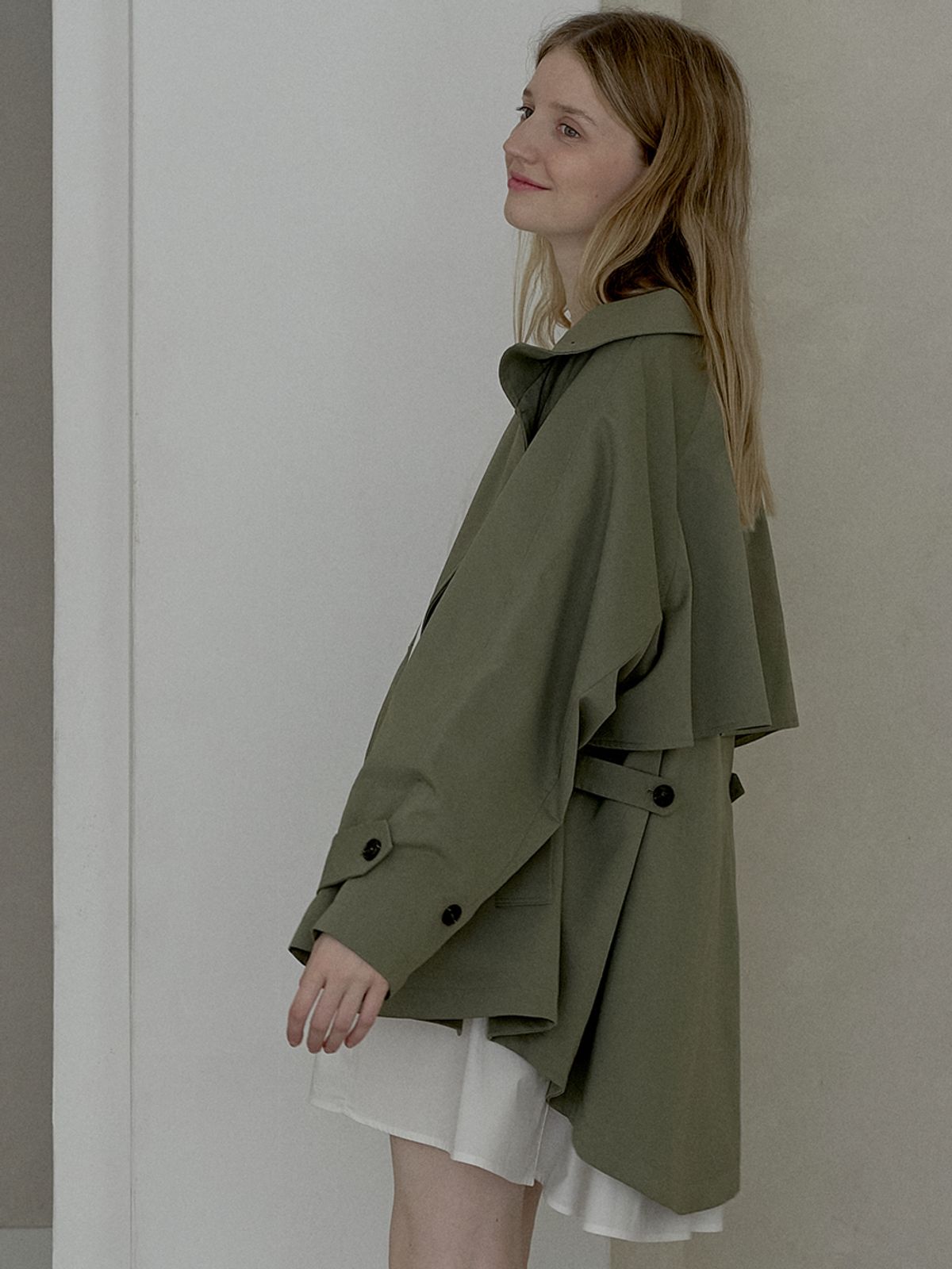 아방(AVANT-G) Oversize Half Trench Coat - KHAKI