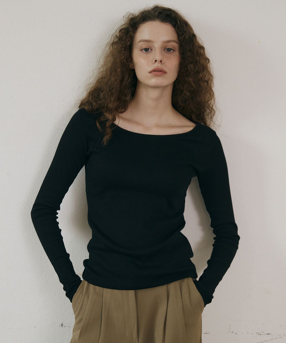 노우드(NOEUD) Boat neck t-shirt (Black)