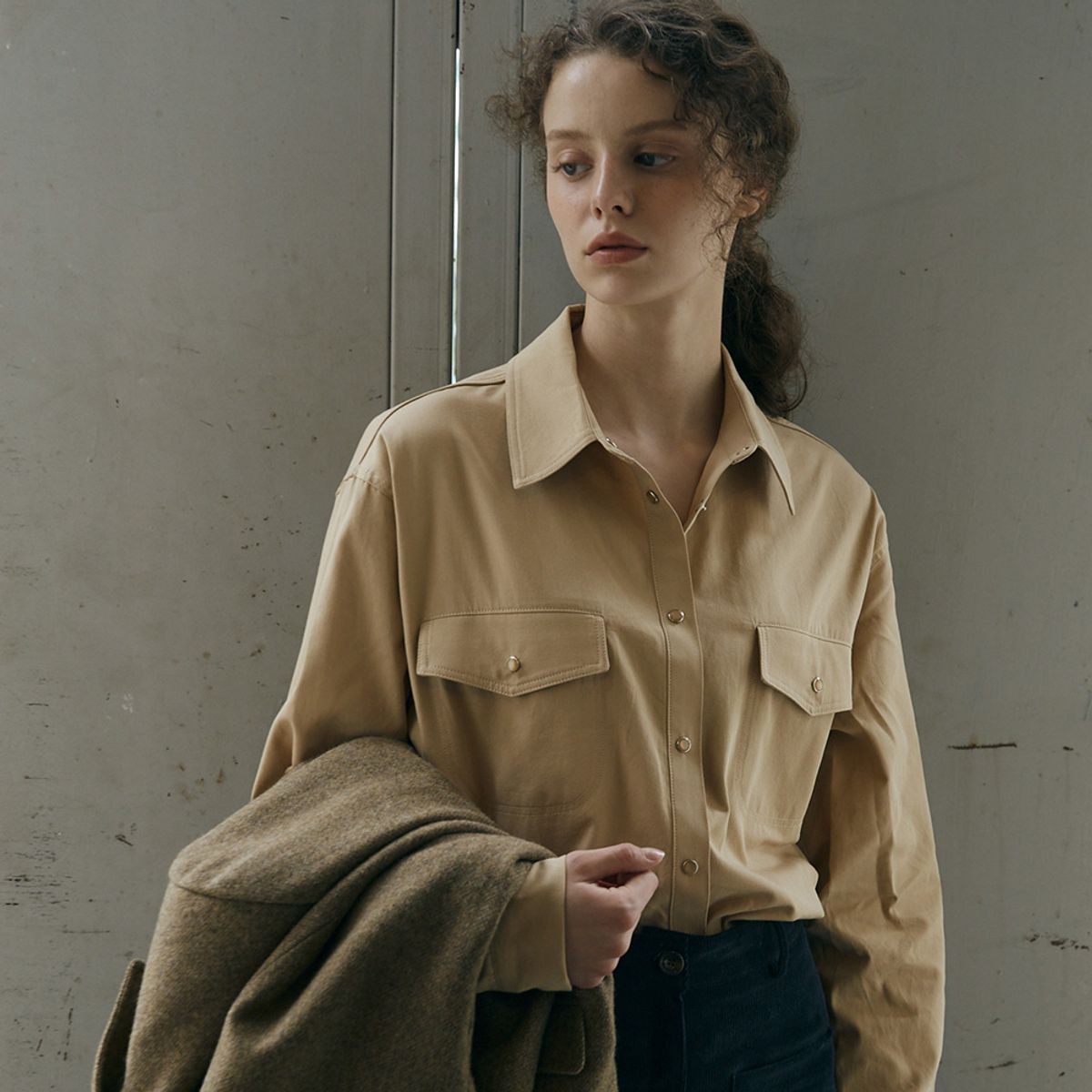 노우드(NOEUD) Soft loose fit shirt (Beige)