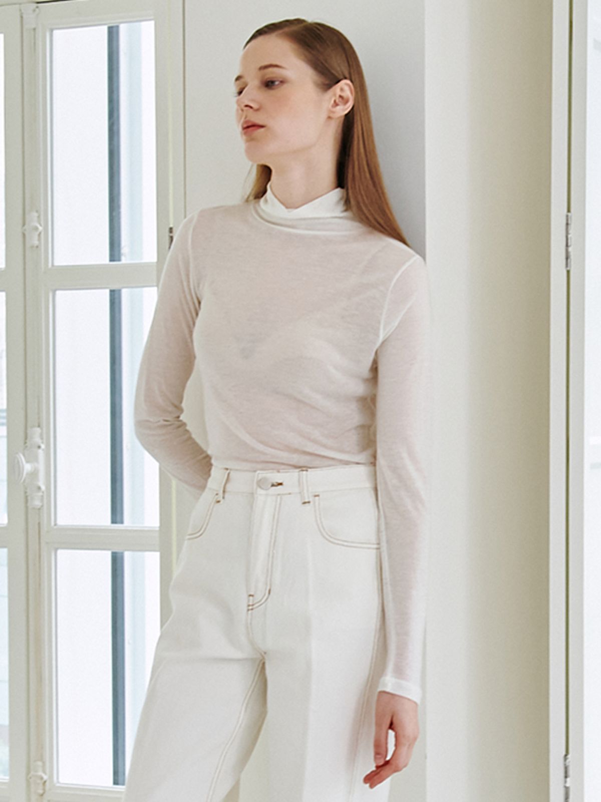 누브(NOUVE) Classic Turtleneck T-Shirt - Ivory