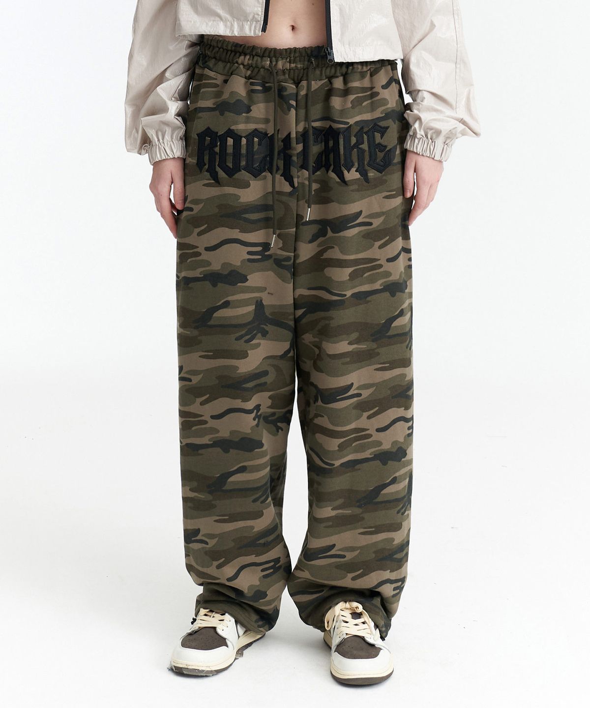 락케이크(ROCKCAKE) Camo Metal Graphics Pants - Khaki