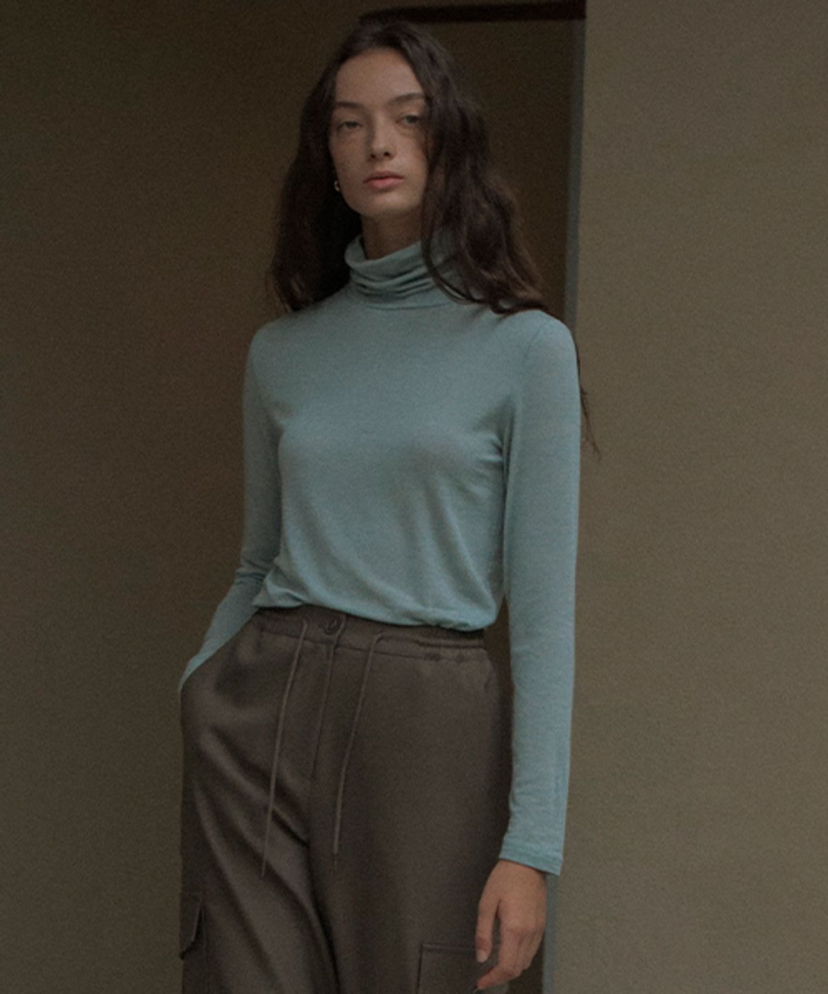 틸아이다이(TILL I DIE) Tencel wool blended sheer turtle neck_Skyblue