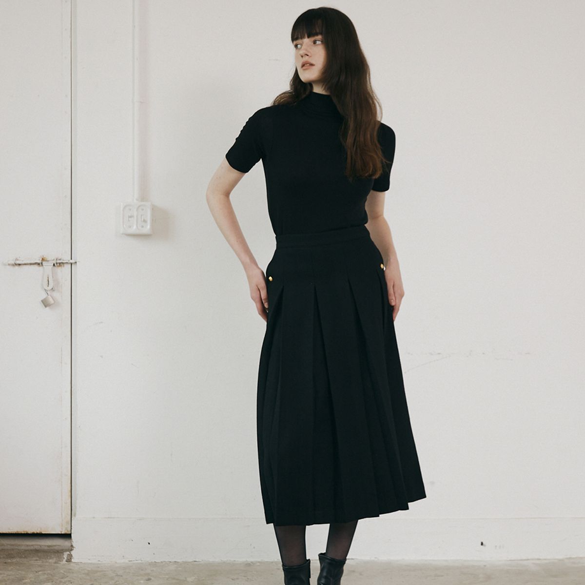 노우드(NOEUD) Gold button pleated skirt