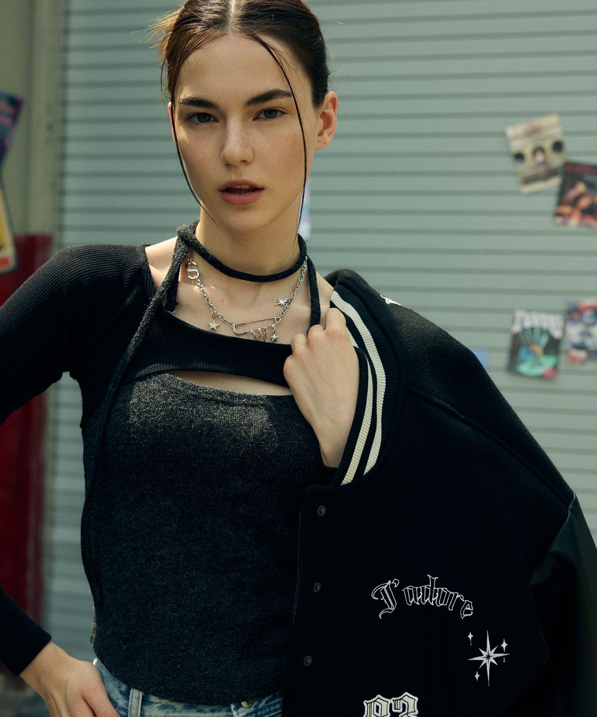 라티젠(LARTIGENT) L6 CUTOUT RAGLAN TOP(BLACK)