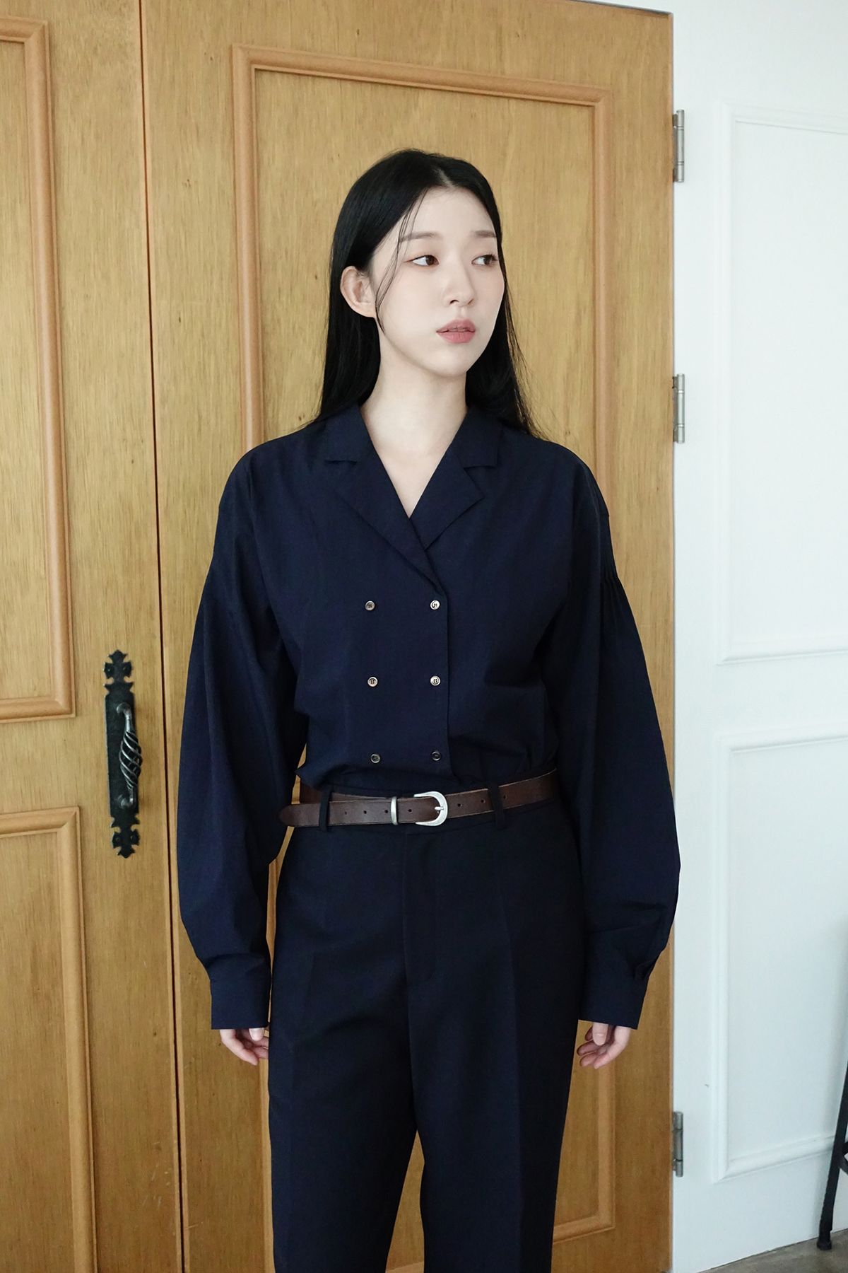 네이로(NAYRO) 핀턱셔츠 네이비