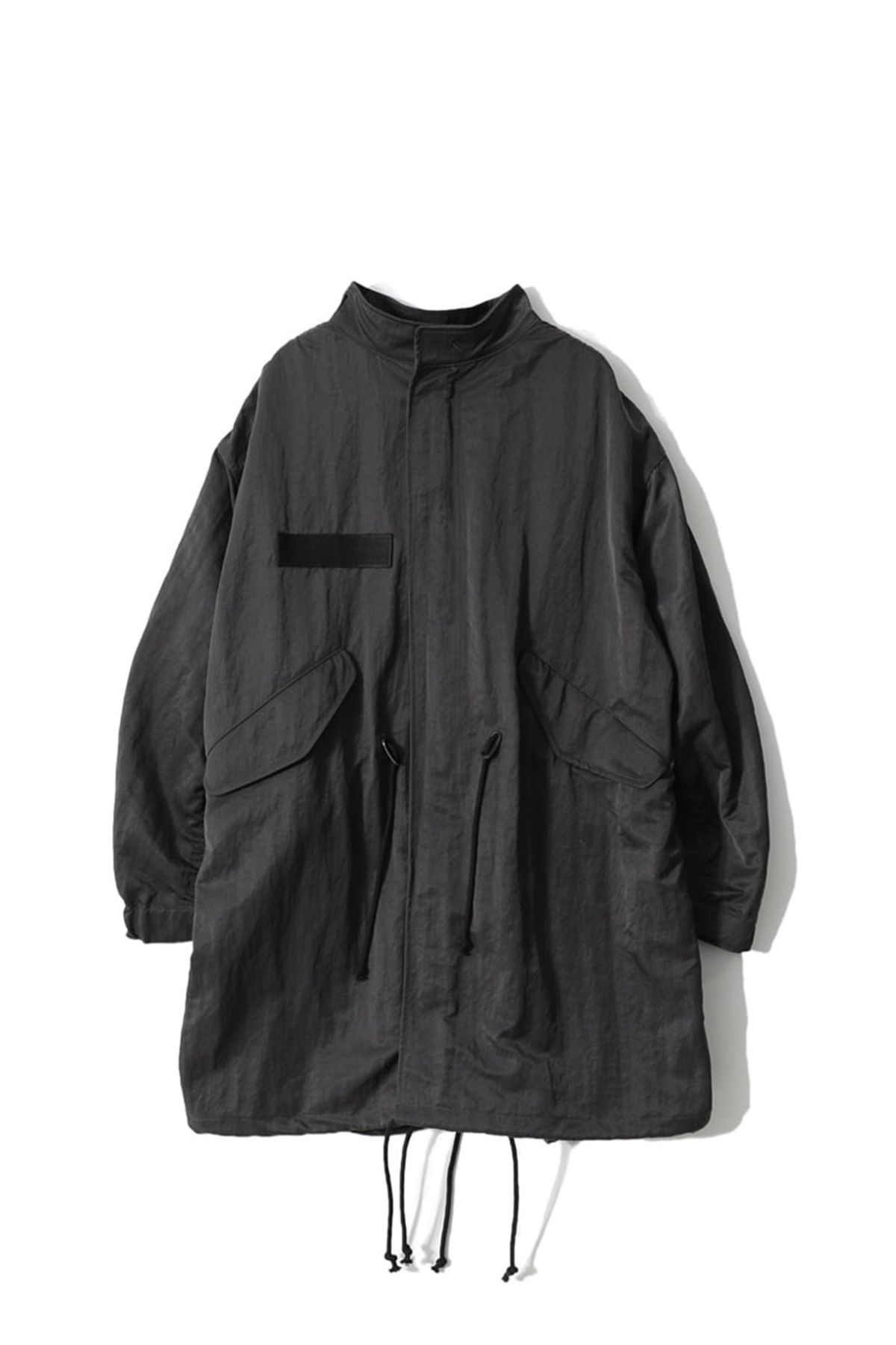 홀리선(HORLISUN) Fuse Crease Nylon Fishtail Parka Charcoal