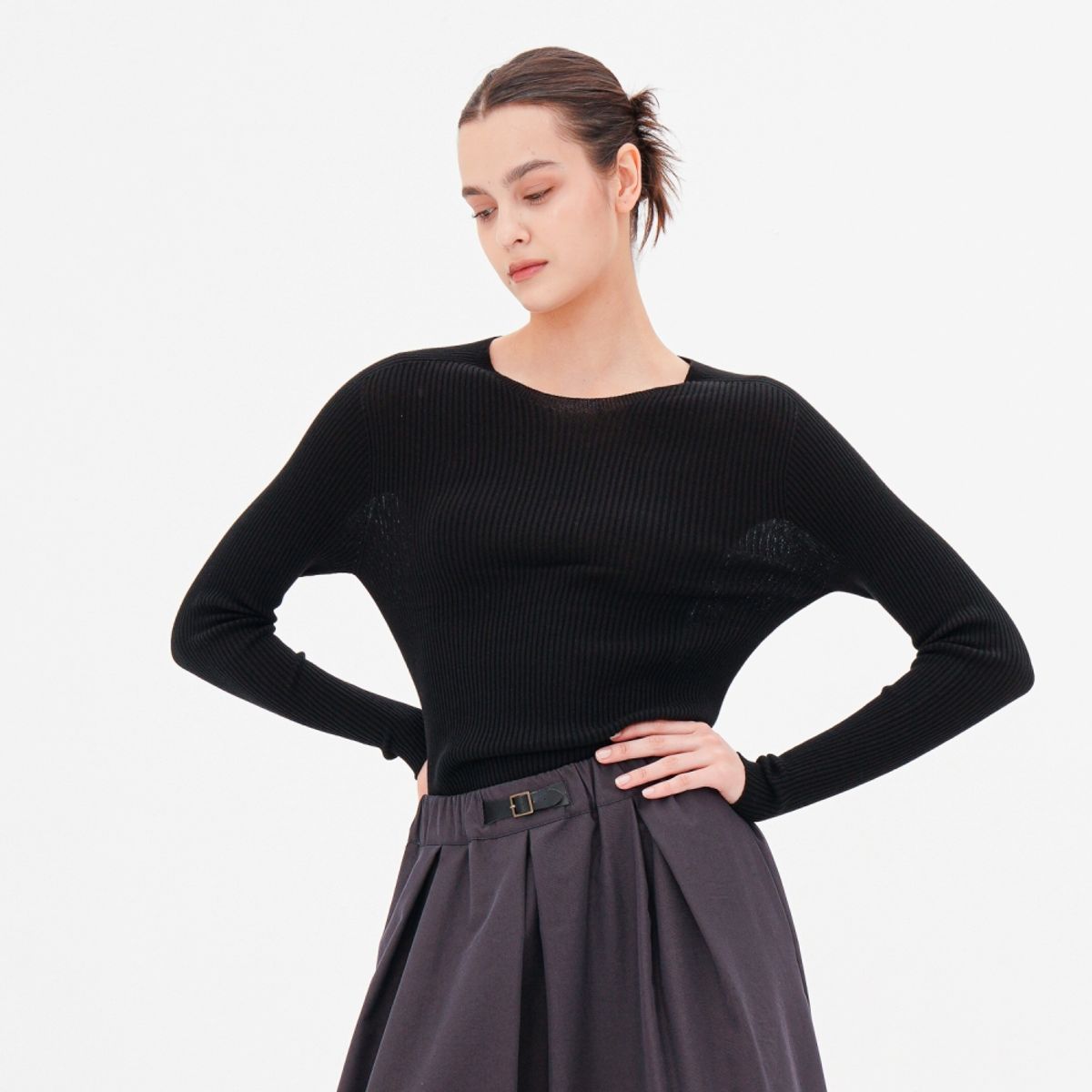 아쿠드(ACUD) Round Neck Ribbed Knit _Black