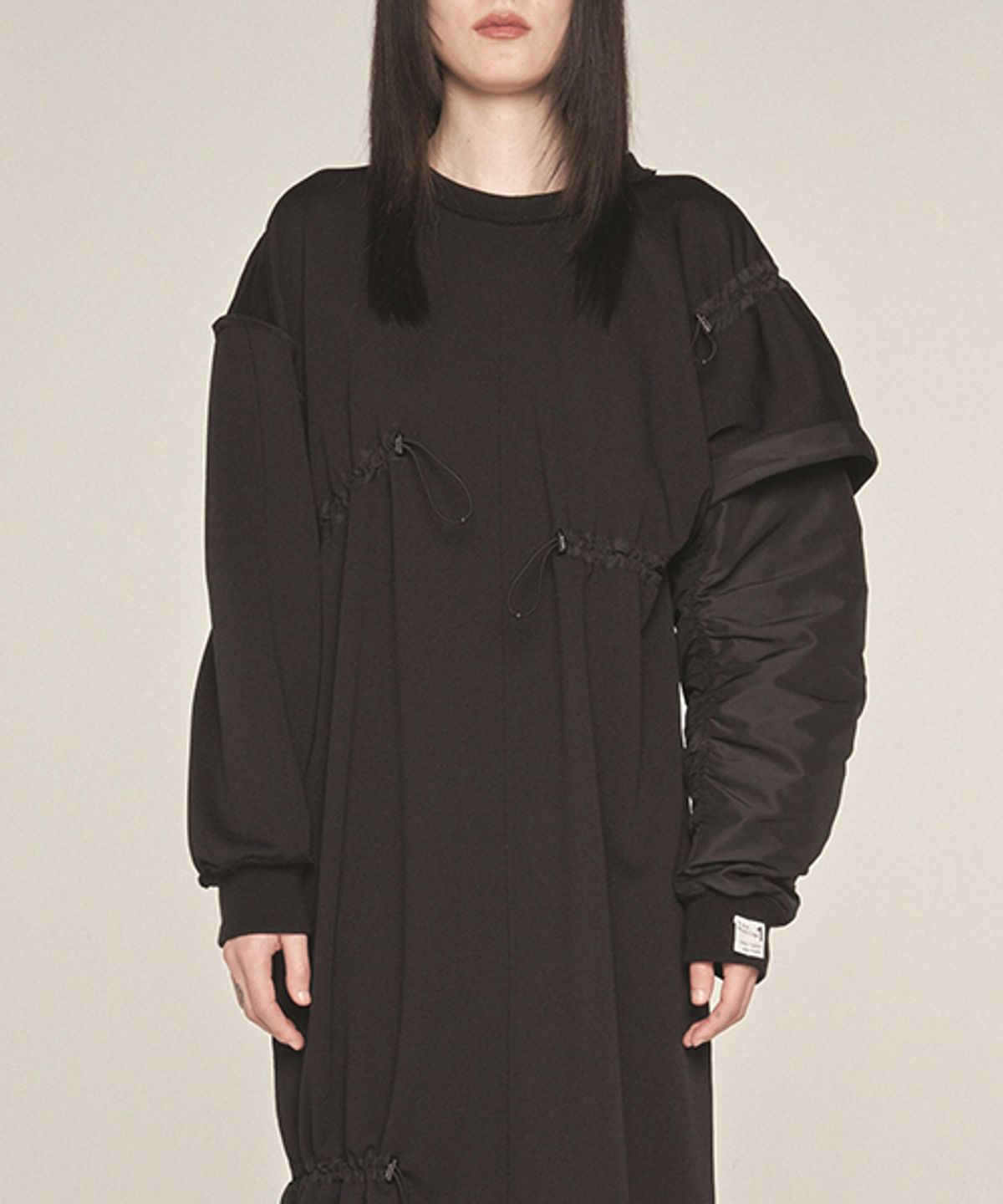 래코드(RECODE) Unbalanced Bomber Sleeve Long Dress_RQDAA23513BKX