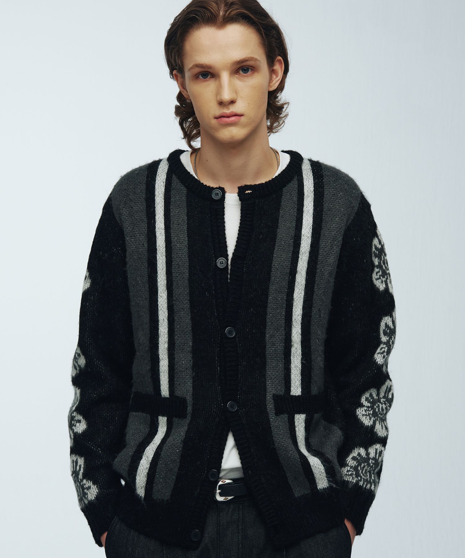 KnittedのBulky Brush Flower Cardigan 全2色 MUSINSA | KNITTED Bulky brush flower cardigan BLACK