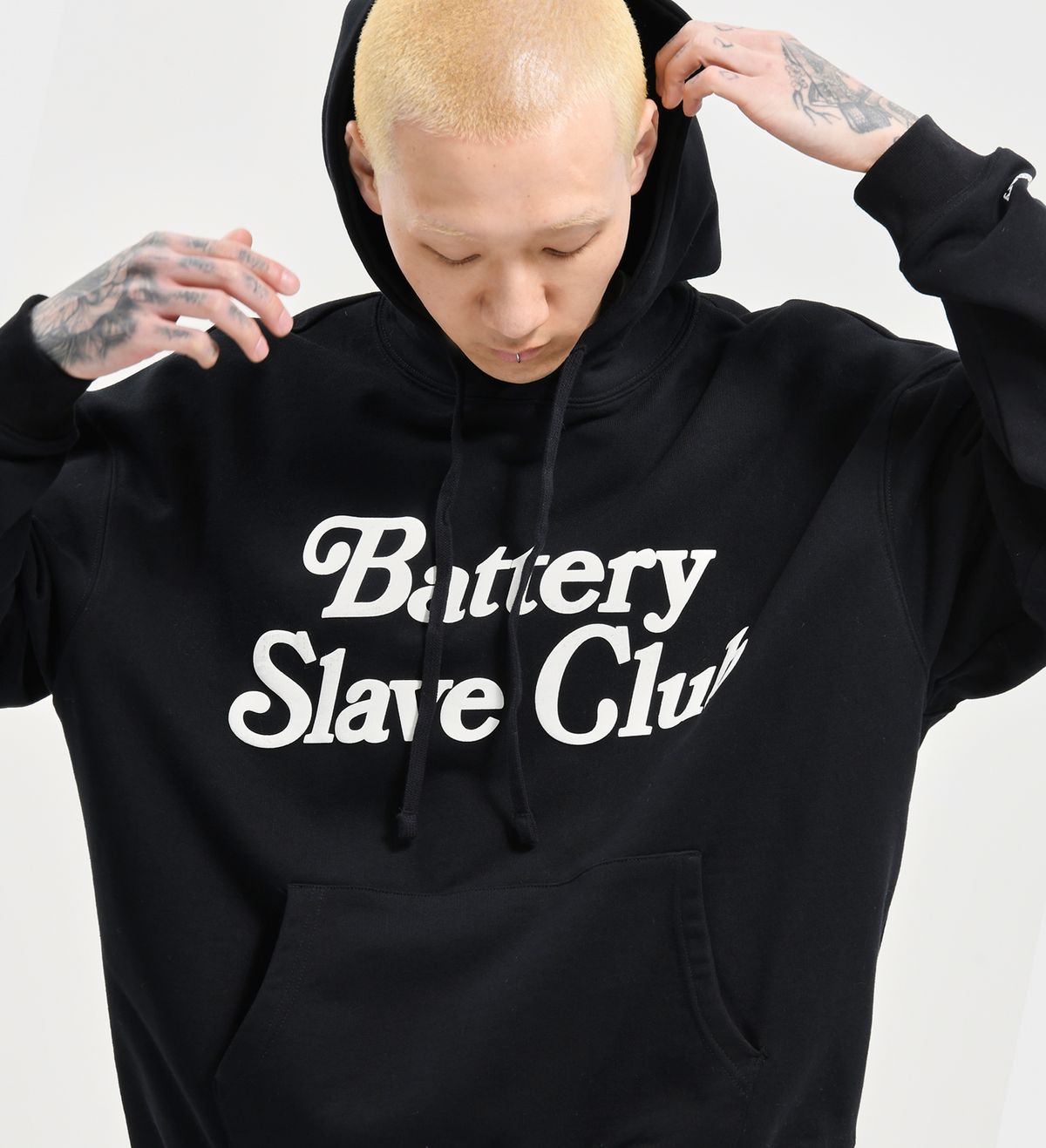 엑스트라오디너리(EXTRAORDINARY) B.S.C HOODIE BLACK
