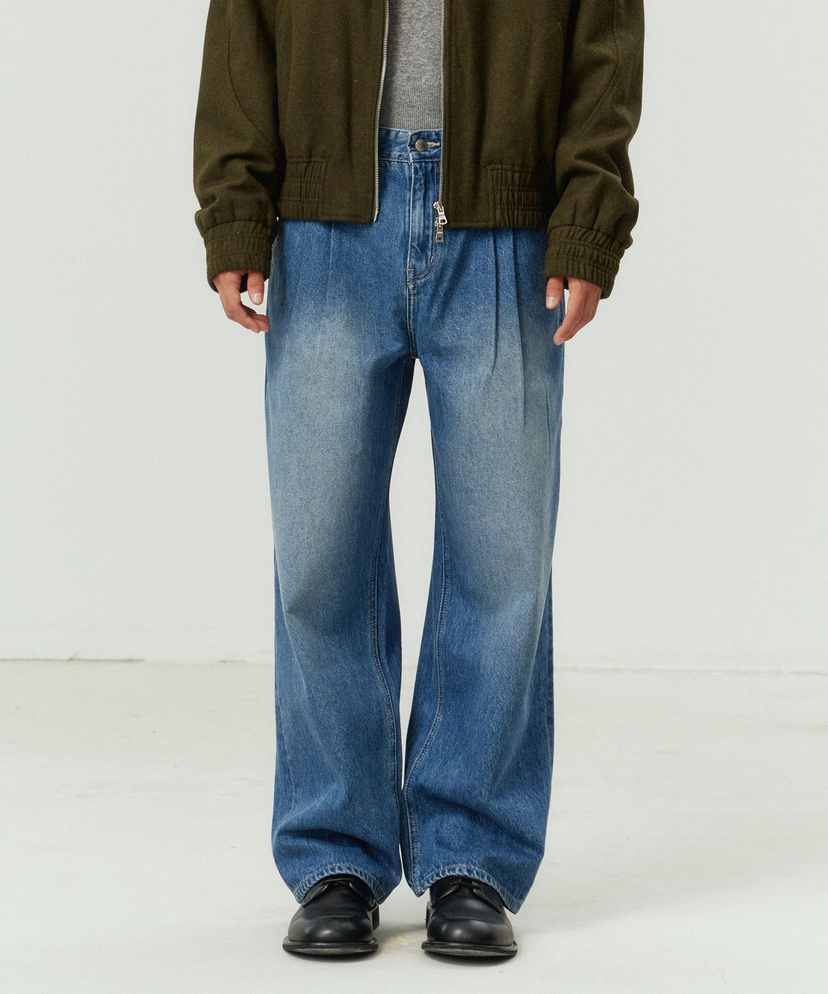 포트너스(FOTTNERS) Two Tuck Wide Mid Blue Jeans
