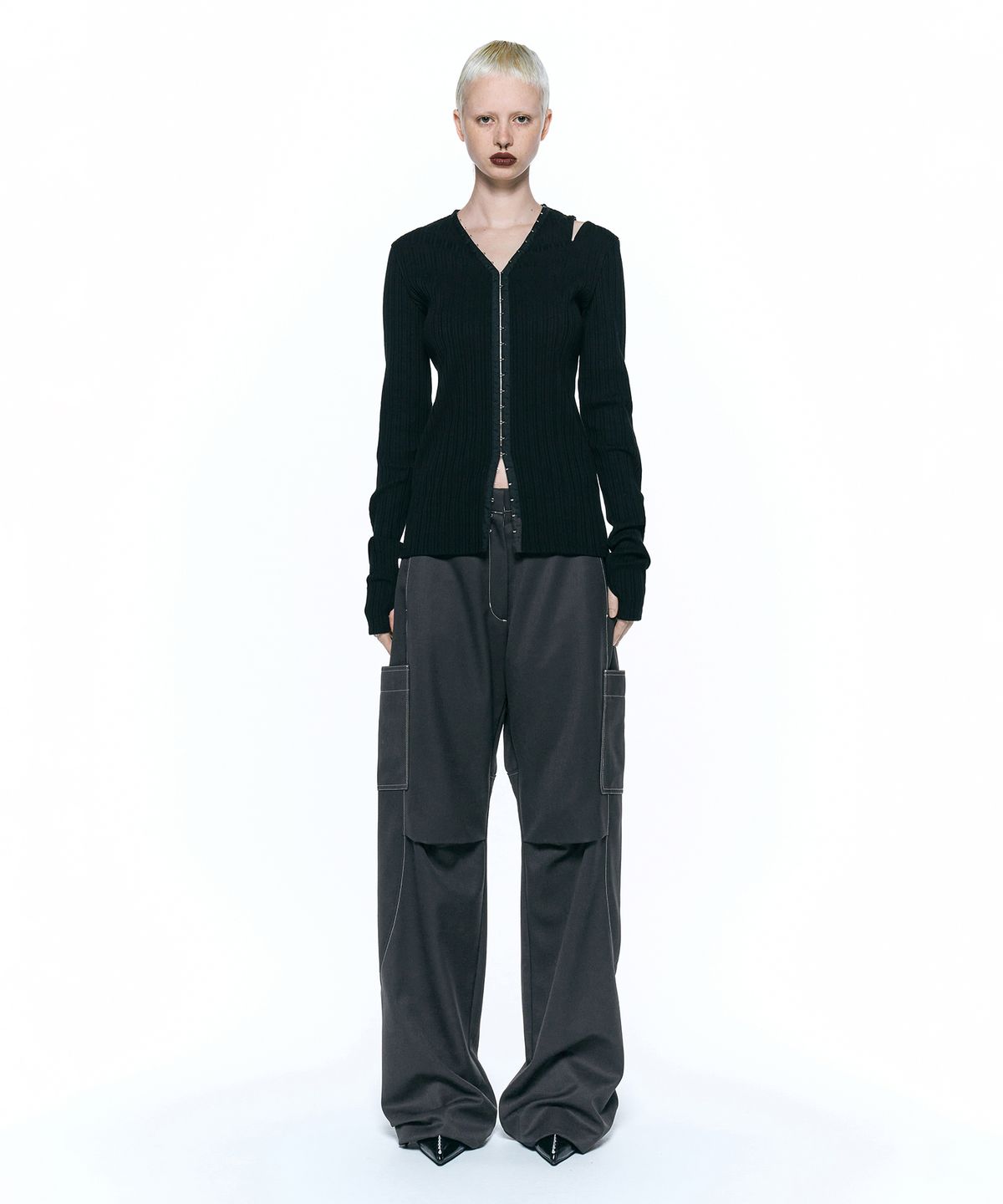 인사일런스 우먼(INSILENCE WOMEN) 울 카고 스티치 팬츠 DARK GREY