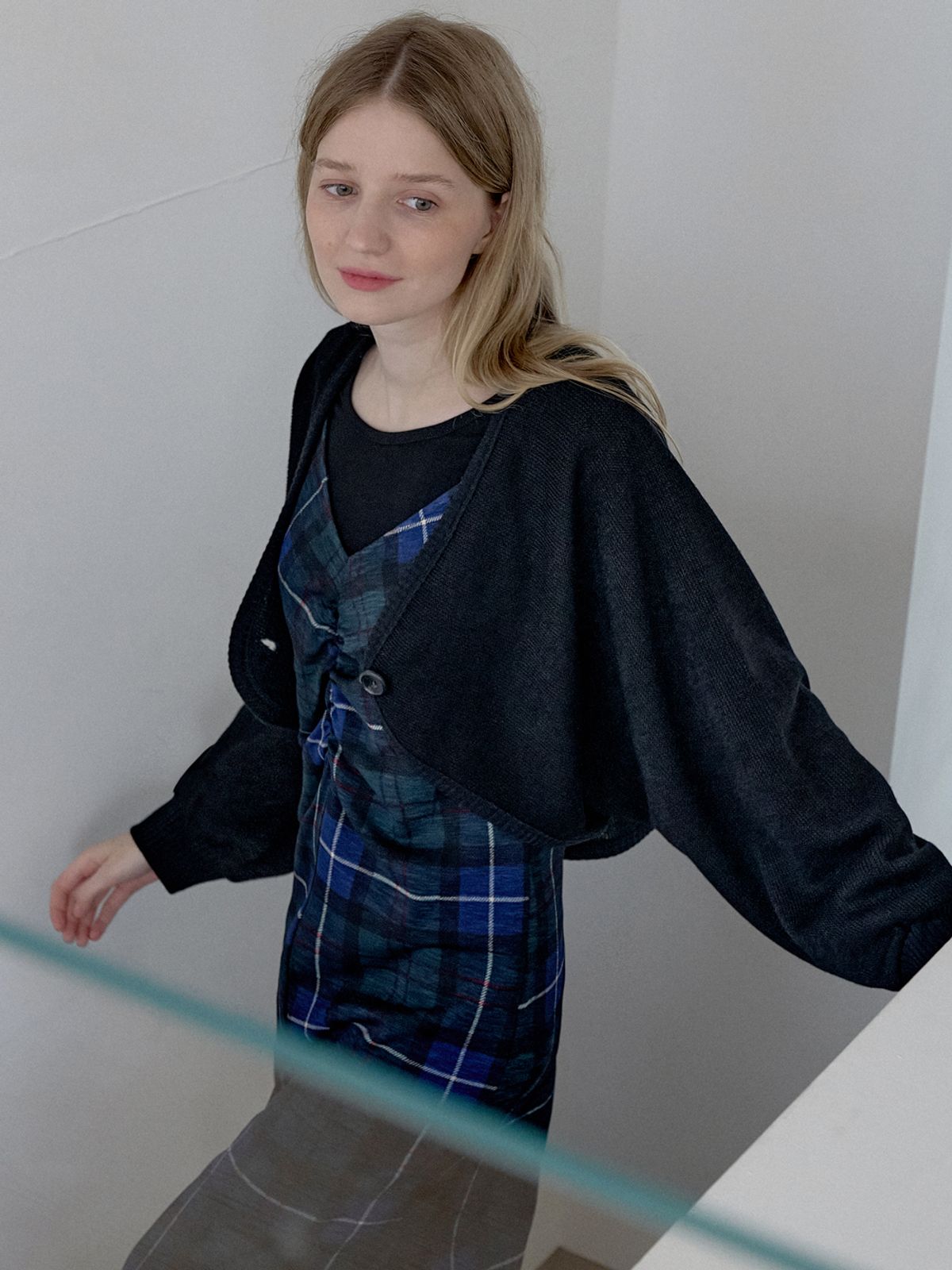아방(AVANT-G) Bolero Oversized Knit Cardigan - BLACK