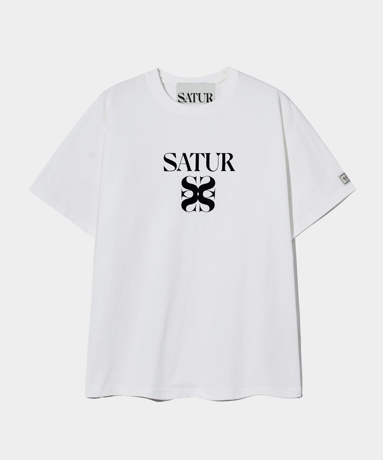 MUSINSA公式 | SATUR Classic Logo Short Sleeve T-Shirt Clean