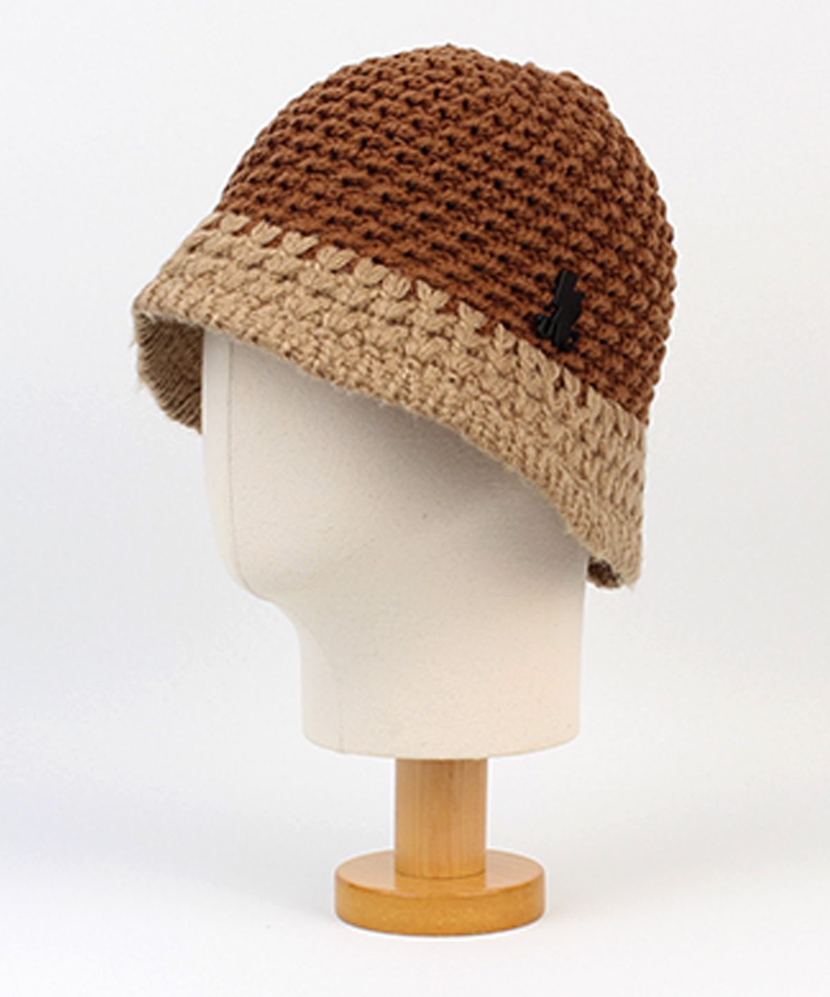 유니버셜 케미스트리(UNIVERSAL CHEMISTRY) Twotone Brown Knit Bucket Hat 니트버킷햇