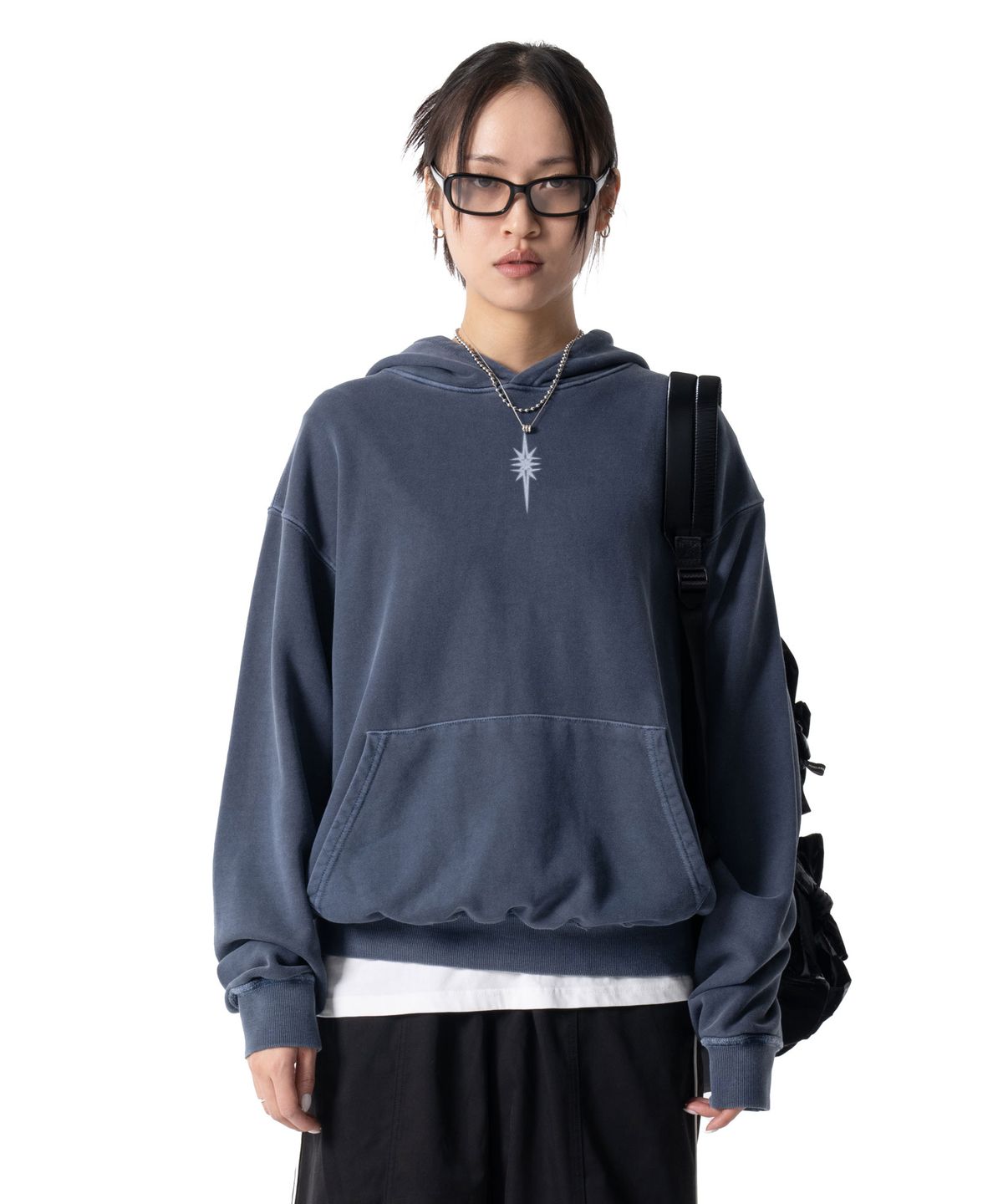 이우가마카라스(IUGAMAKARAS) Pigment Dyed Hoodie (Dusty Blue)