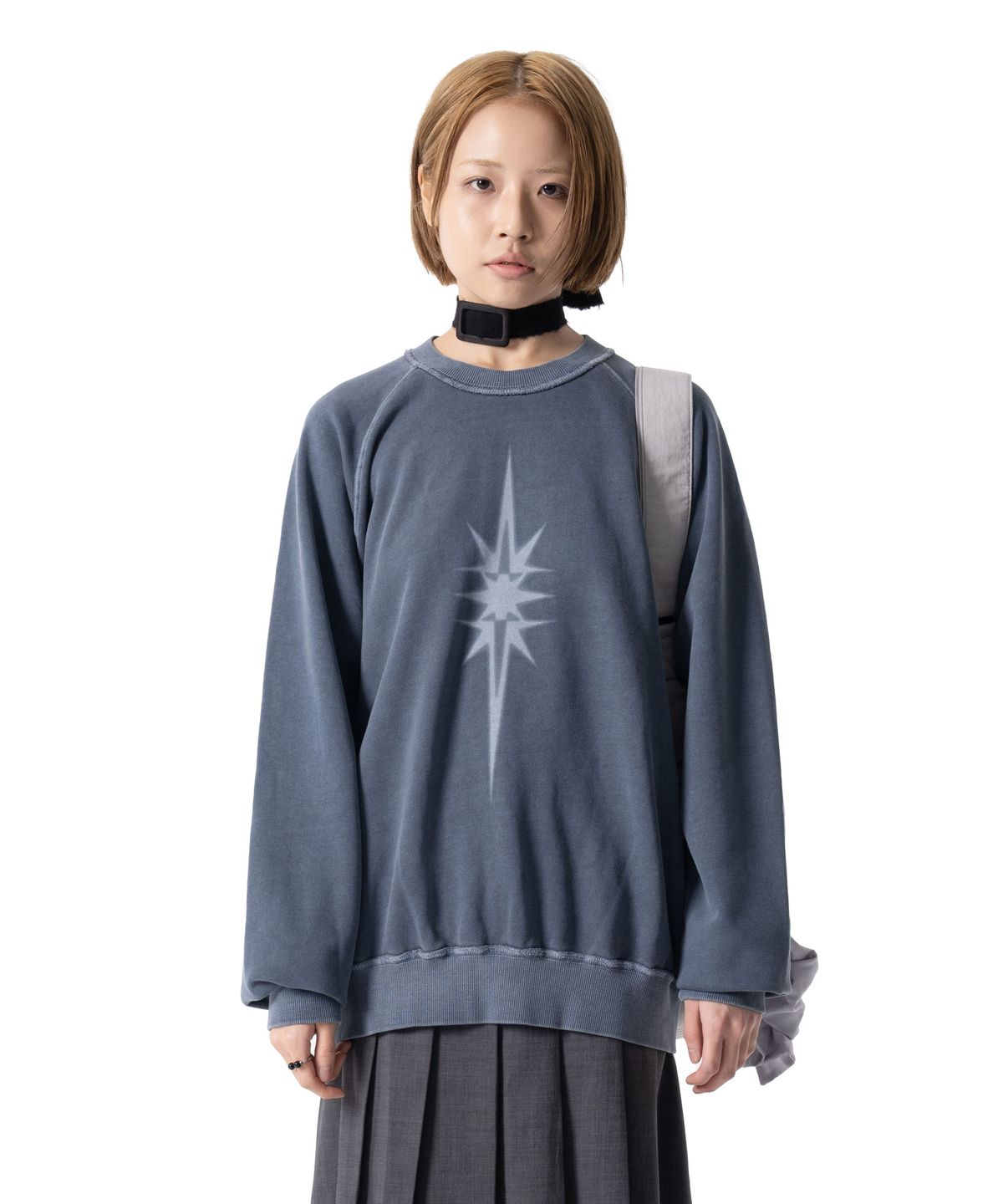 이우가마카라스(IUGAMAKARAS) Pigment Dyed Sweatshirt (Dusty Blue)