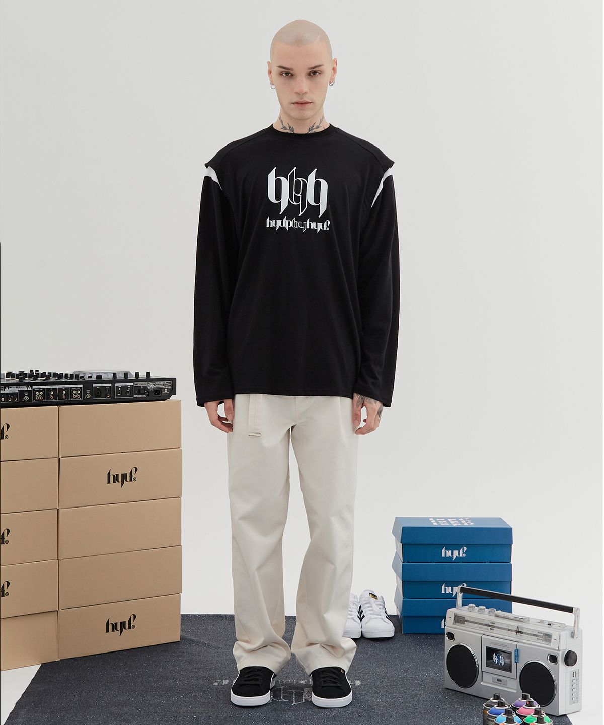 혀프 바이 혀프(HYUP BY HYUF) Varsity Long Sleeve_Black