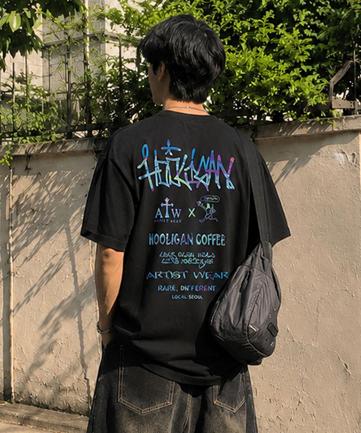 아티스트웨어(ARTISTWEAR) [ATW x HOOLIGAN] 홀로그램 반팔티 - 2COLOR