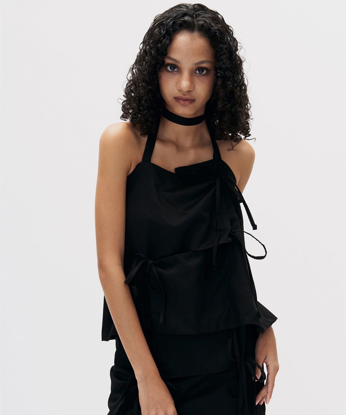 쎄쎄쎄(SETSETSET) [FW]SIGNATURE CROSSOVER RIBBON TANK TOP BLACK