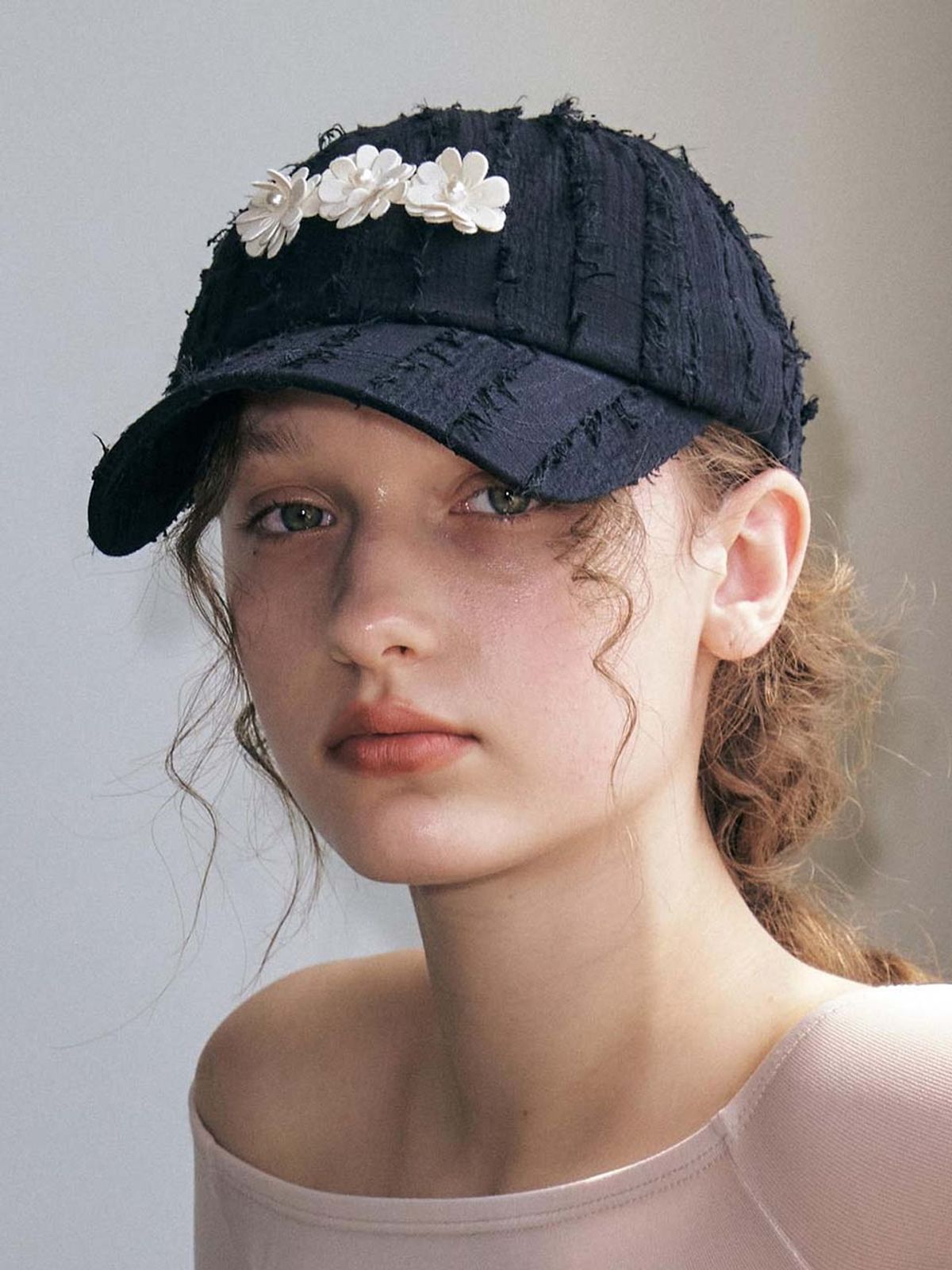 포에지담(POESIEDAME) FLOWER BEADS CAP IN BALI BLACK