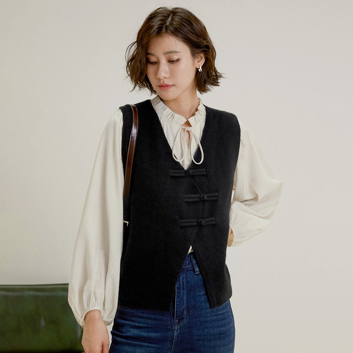 랭썬(LANGSON) LS_Buckle knitted black vest