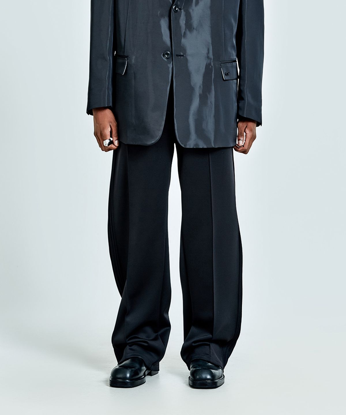51퍼센트(51PERCENT) Louver calm pants - Black