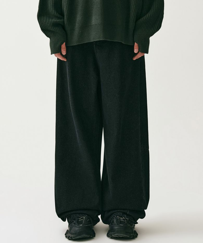 Dart Tapered Pants BLACK