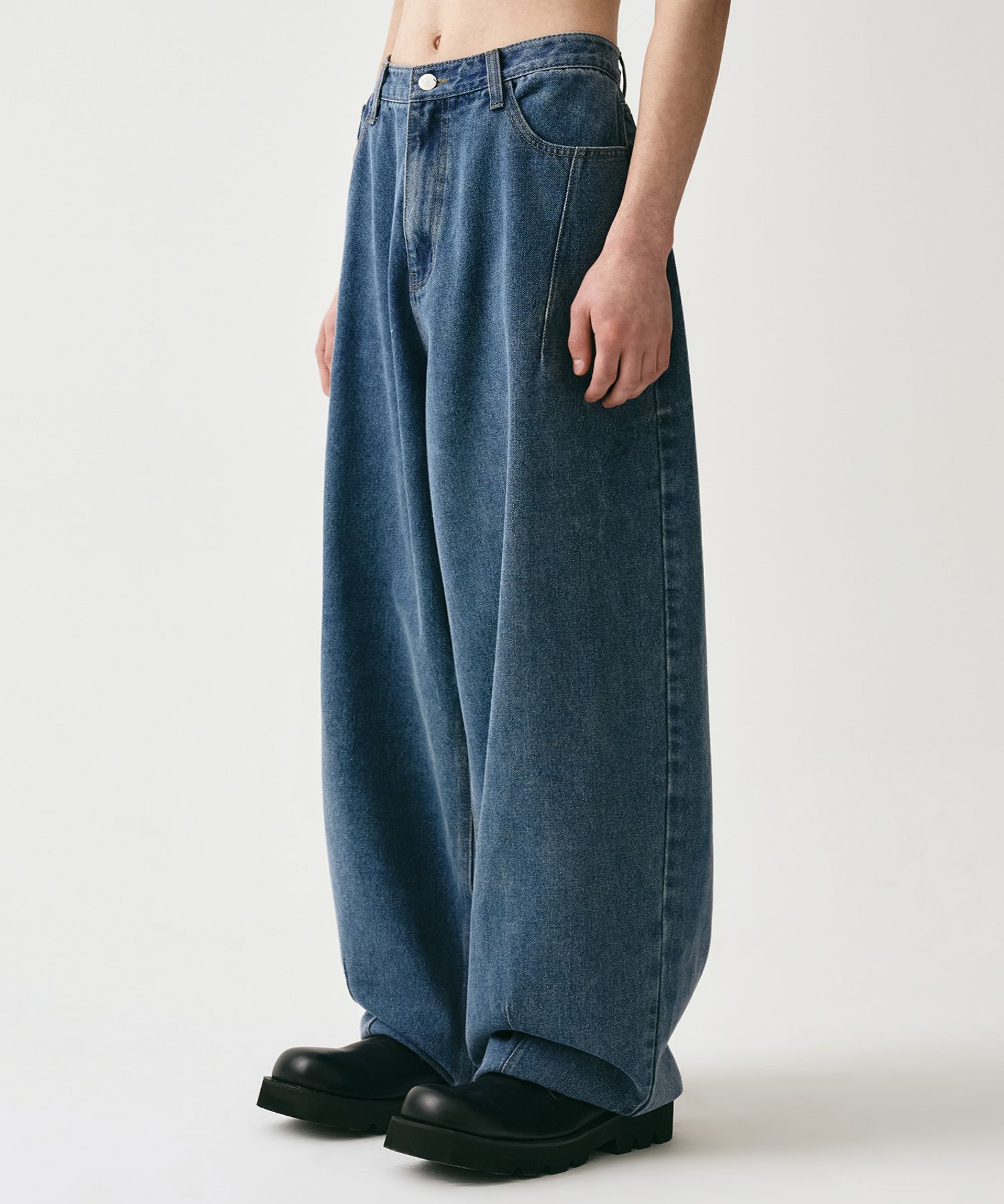 [AVANDRESS] ★24S/S★Glossy Pintuck Denim Pants MUSINSA | AVANDRESS Bias Pintuck Denim Pants LIGHT BLUE